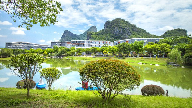 PCB电路板材质分类解析：揭秘不同材质的特性与适用场景